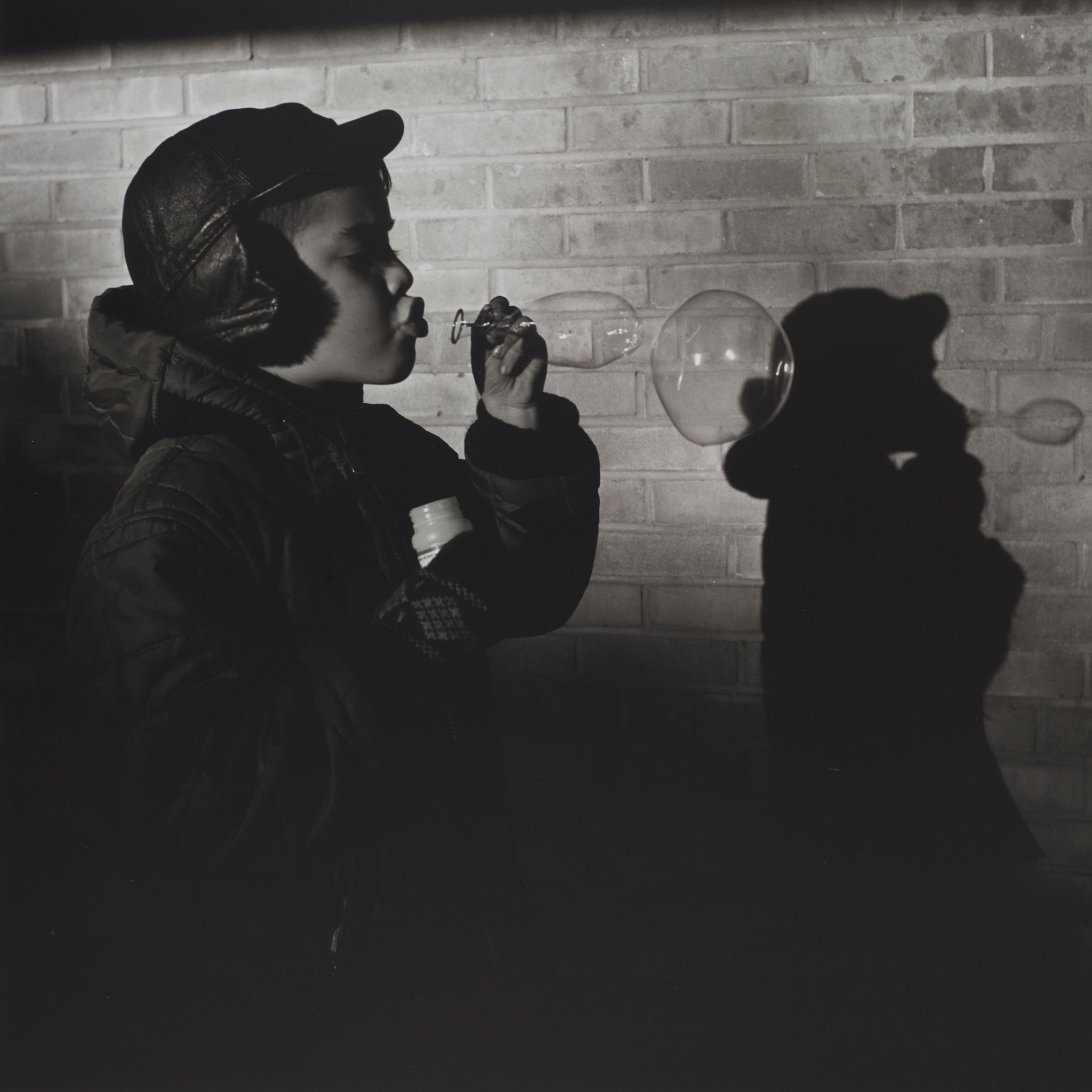 Vivian Maier. Chicago area, IL, c. 1960 © Estate of Vivian Maier, Courtesy of Maloof Collection and Howard Greenberg Gallery, NY