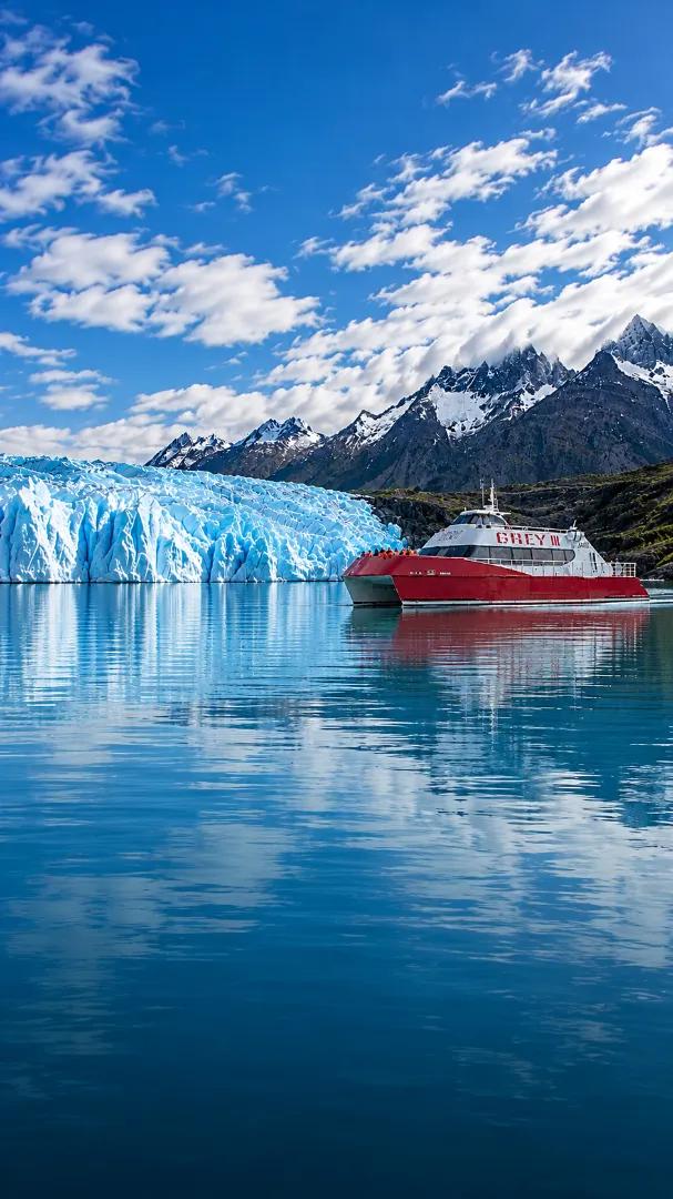 Navegación Lago Grey – Glaciar Grey en Torres del Paine desde Puerto Natales
