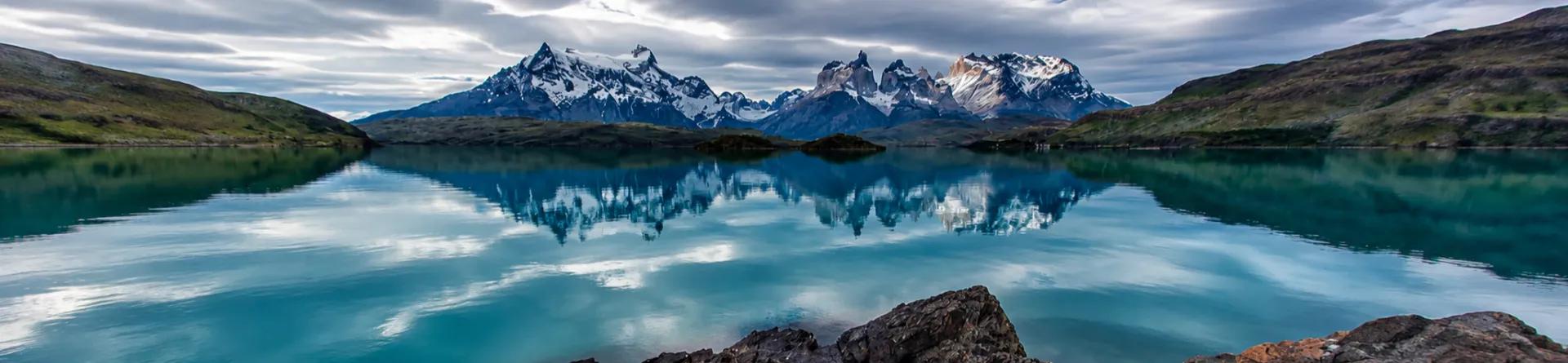 Full Day Torres del Paine y Cueva del Milodón desde Puerto Natales