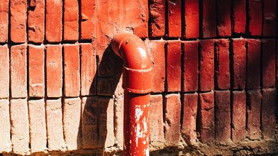 Burst Pipe in Phoenix? Immediate Action Steps & Emergency Plumber