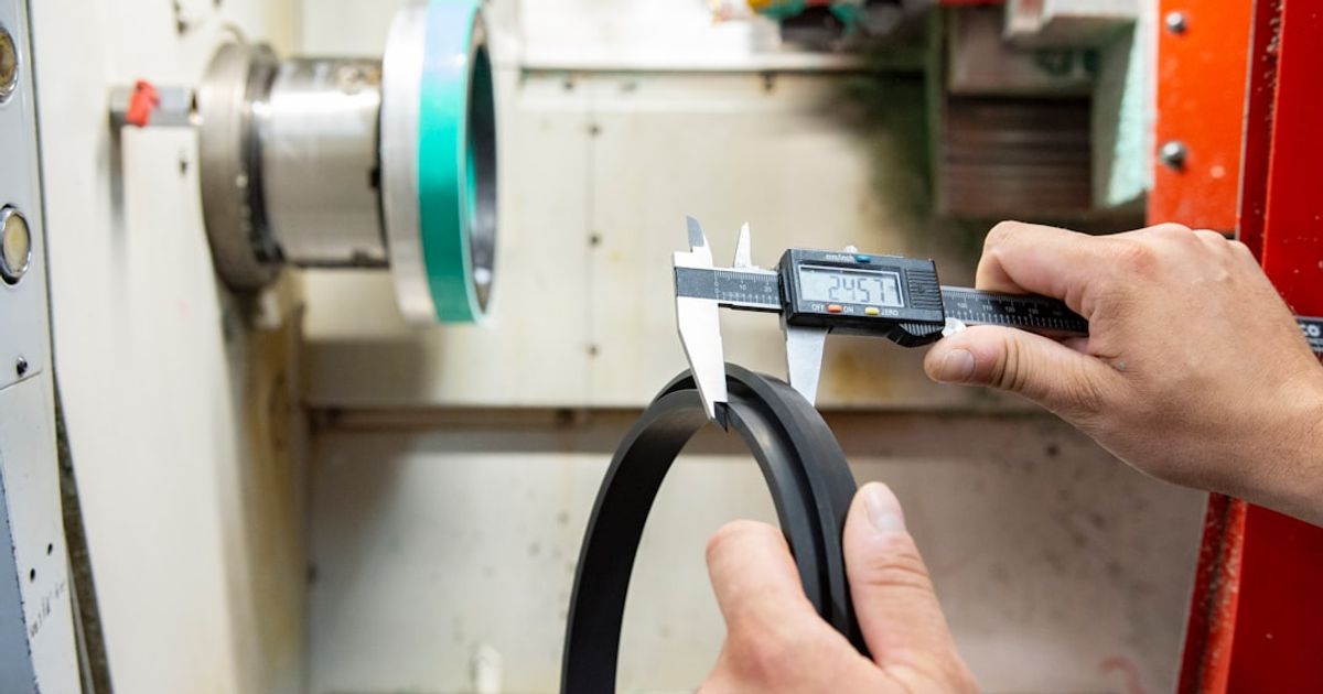 Garbage Disposal Repair Cost 2025: Emergency Service Pricing & Replacement Estimates