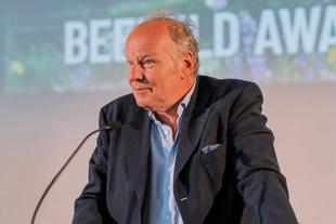 Stefan Hipp als Redner beim BeeWild-Award