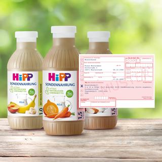 Ein rosafarbenes Rezeptmuster, daneben drei Flaschen mit HiPP Sondennahrung.