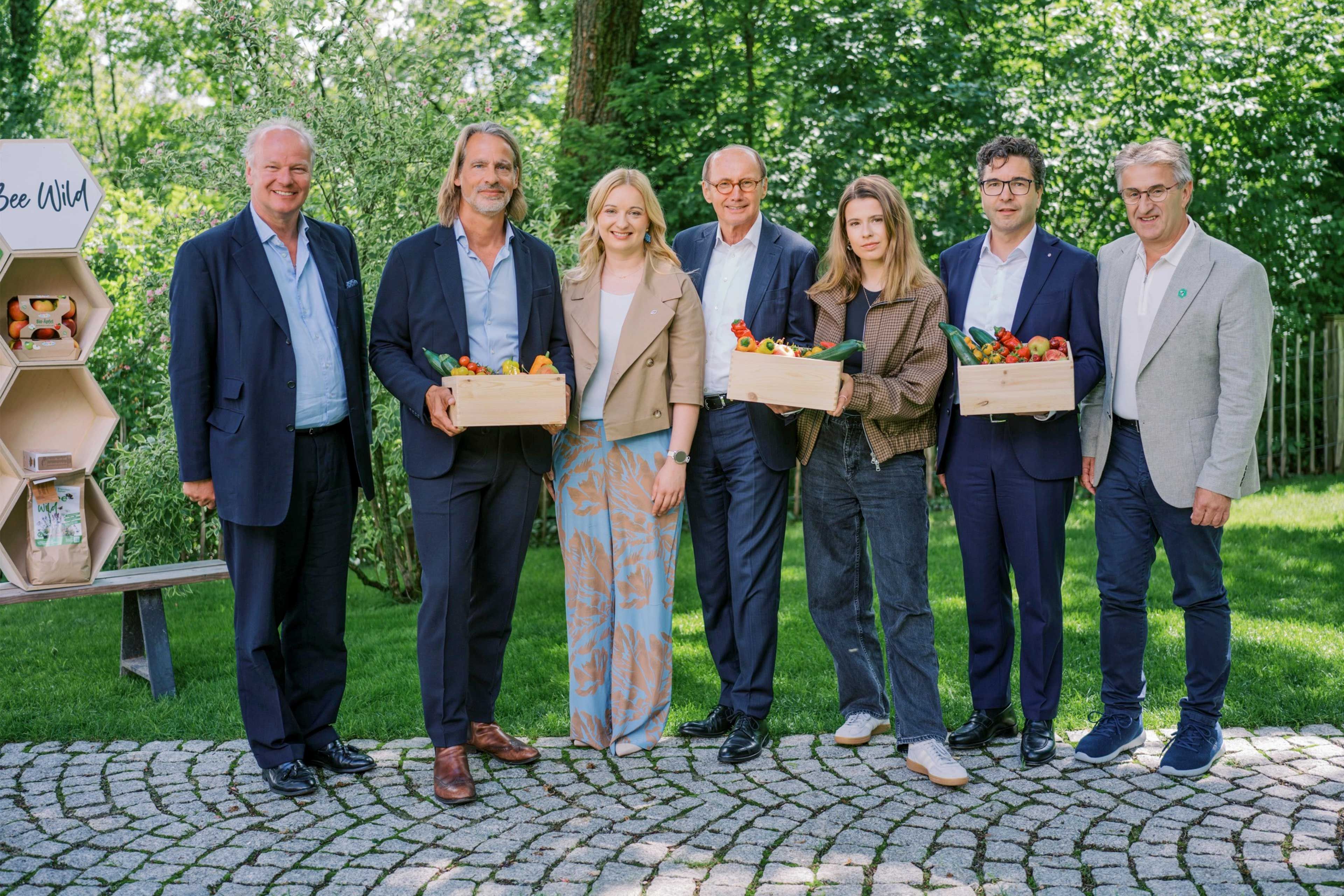 Gruppenfotos vom BeeWild-Award