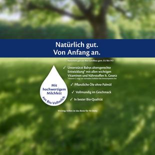 Grüne Wiese mit großem Baum im Hintergrund, darüber Text zu HiPP PRE PUR Bio-Milchfett, Vitaminen und Bio-Qualität.