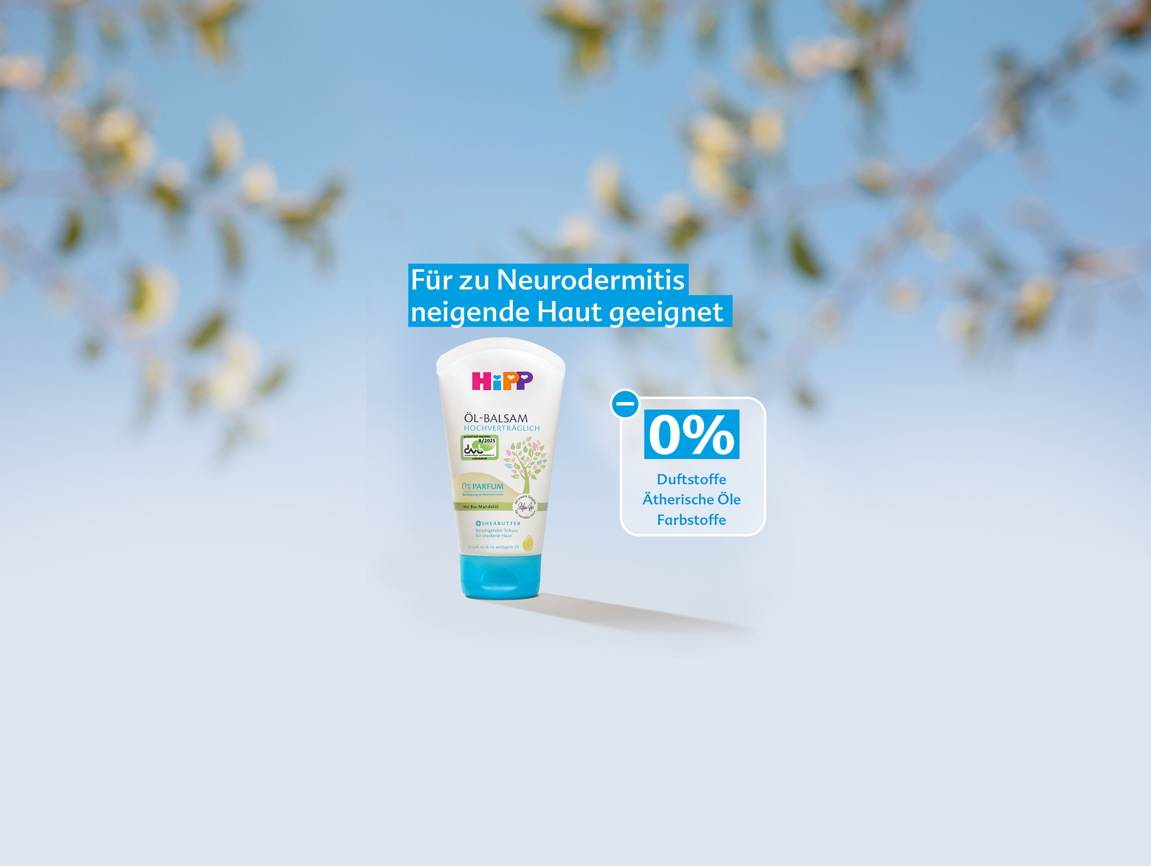 Tube mit Hautpflegeprodukt vor unscharfem Hintergrund mit Text 'Für zu Neurodermitis neigende Haut geeignet' und '0% Duftstoffe, Ätherische Öle, Farbstoffe'