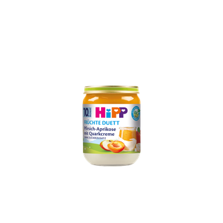HiPP Früchte-Duett Bio-Gläschen Pfirsich-Aprikose mit Quarkcreme für Babys ab 10 Monaten auf schwarzem Hintergrund