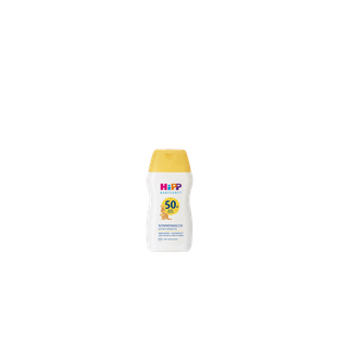 HiPP Babysanft Sonnenmilch Ultra Sensitiv LSF 50+ in 50ml Flasche mit gelbem Deckel auf schwarzem Hintergrund