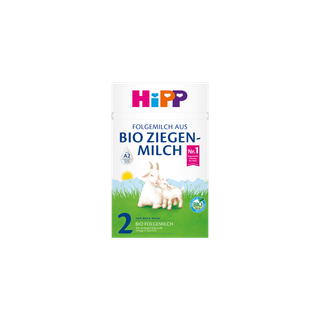 HiPP 2 Folgemilch aus Bio Ziegenmilch Packung mit Ziegenmotiv auf grüner Wiese, geeignet nach dem 6. Monat