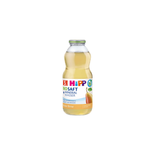 HiPP Bio-Saft & Mineralwasser Milde Birne in 0,5-l-Glasflasche mit Birnenmotiv auf weißem Hintergrund