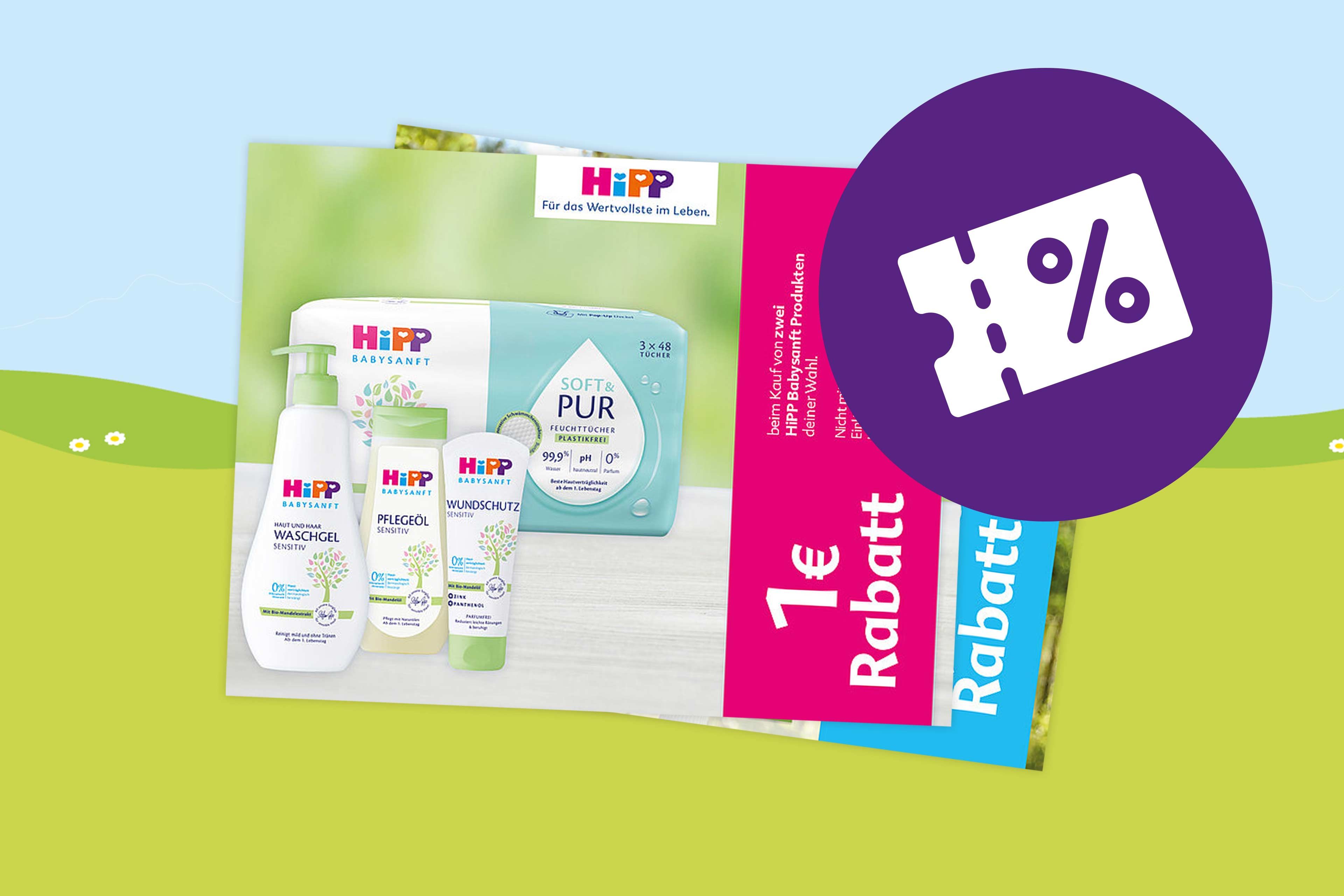 Werbeprospekt mit Hipp-Babypflegeprodukten und Rabattmarken vor stilisierter Landschaft