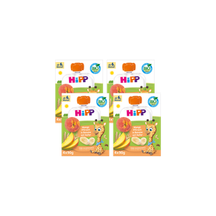 Vier HiPP Bio Quetschbeutel-Packungen Mango-Pfirsich-Banane ab 6. Monat, 4×90g, auf schwarzem Hintergrund angeordnet