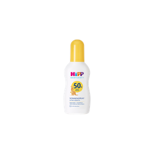 HiPP Babysanft Sonnenspray Ultra Sensitiv LSF 50+ in weißer 150-ml-Flasche mit gelbem Deckel vor schwarzem Hintergrund