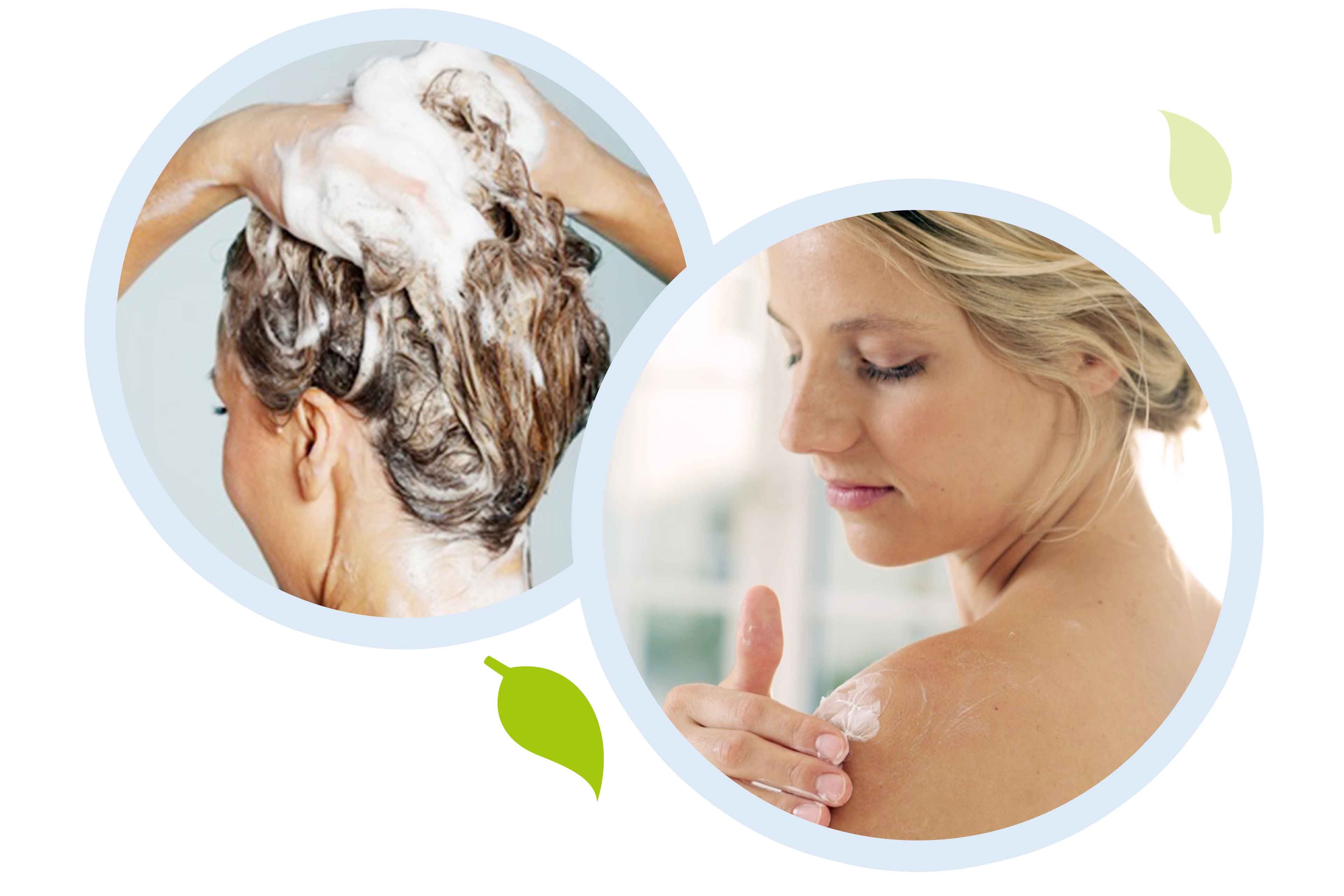 Eine Frau wäscht sich die Haare mit Shampoo und Spülung, eine andere trägt eine Creme auf ihre Haut auf.