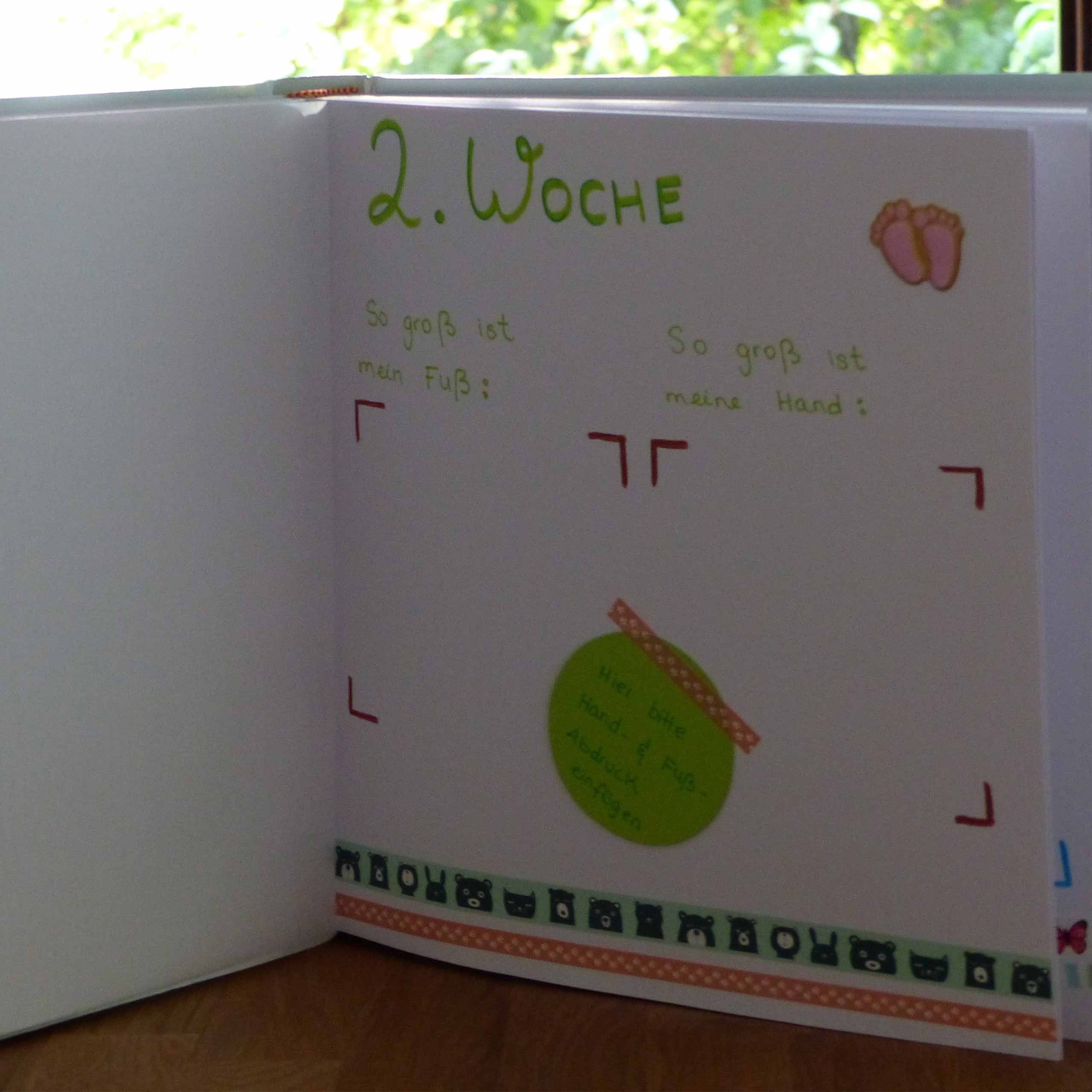 Eine handgeschriebene Seite aus einem Buch mit dem Titel "2. Woche", was so viel wie "2 Wochen" bedeutet. Die Seite besteht aus zwei Hauptabschnitten: Der eine fordert den Benutzer auf, den ersten Gegenstand "So gropf" zu nehmen, der andere fordert ihn auf, den zweiten Gegenstand "So gropf" zu nehmen, mit einer Notiz, auf der "meine Hand" steht.