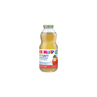 HiPP Bio-Saft & Mineralwasser Milder Apfel in Glasflasche mit Apfelmotiv auf weißem Hintergrund