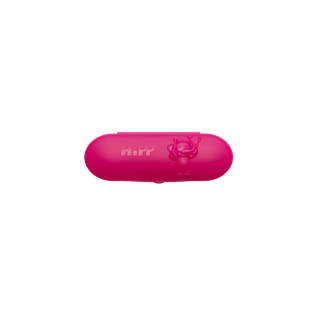 Pinkfarbene HiPP Löffelbox aus Kunststoff mit geprägtem HiPP Logo und Elefantenmotiv, geschlossen, vor weißem Hintergrund