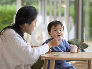 Toddler refusing food from spoon