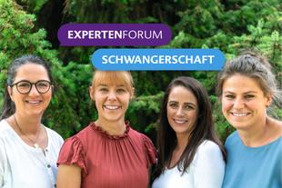 Vier freundlich lächelnde HiPP-Expertinnen vor grünen Bäumen mit den Texten „Expertenforum“ und „Schwangerschaft“ im Bild