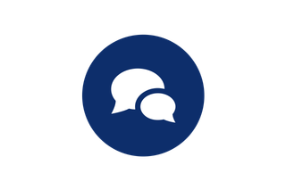 Chat Icon in einen dunkelblauen Kreis