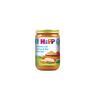 HiPP Bio-Gläschen Couscous mit Gemüse und Bio-Hühnchen ab 8. Monat vor schwarzem Hintergrund