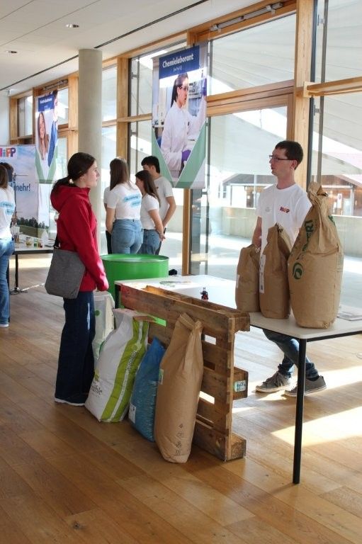 Informationsstand beim Ausbildungs- und Jobtag 2026