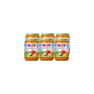 Sechserpack HiPP Pasta Bambini Rigatoni Napoli in 190g-Gläsern auf schwarzem Hintergrund