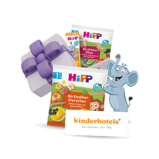 Gewinnspielmotiv mit HiPP Bio-Snackpaket, Geschenkbox mit lila Schleife, Kinderhotels-Gutschein und fröhlichem Elefantenmaskottchen