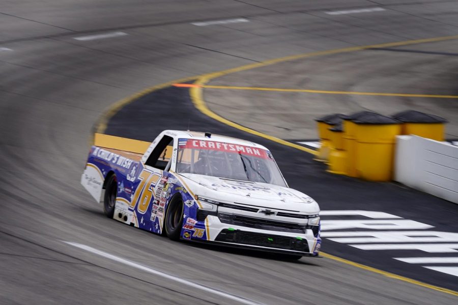 The No. 76 at speed