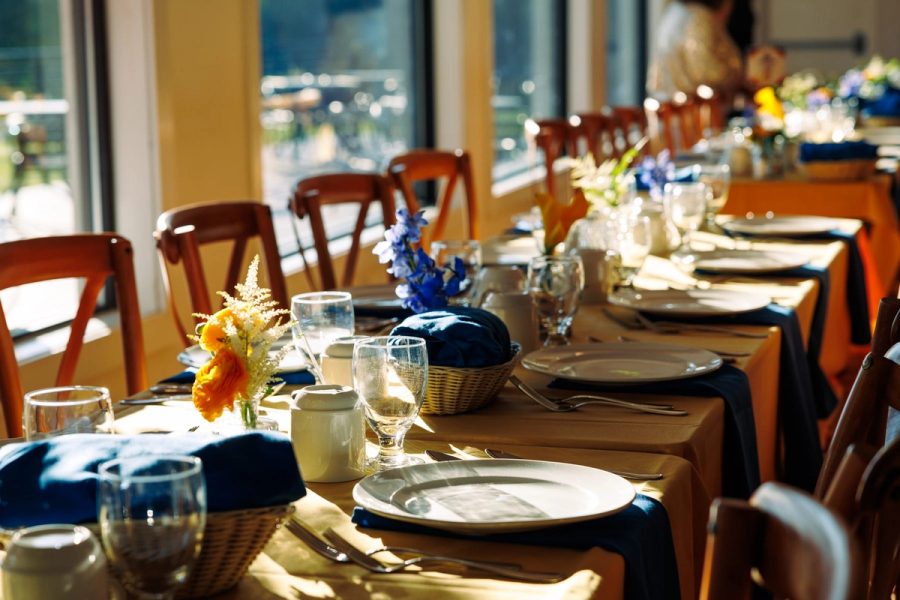 Table settings in navy and gold