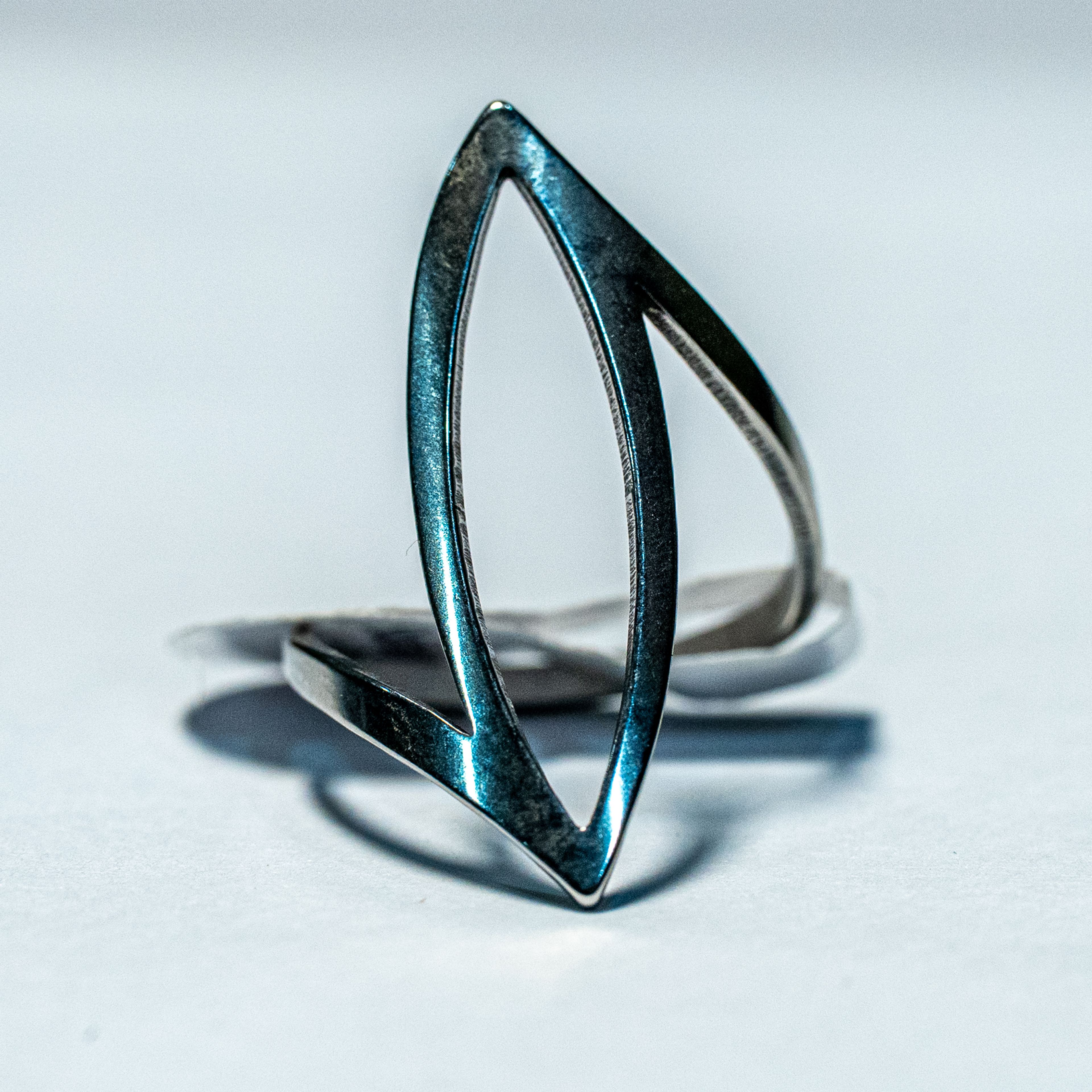 Open Leaf Outline Ring