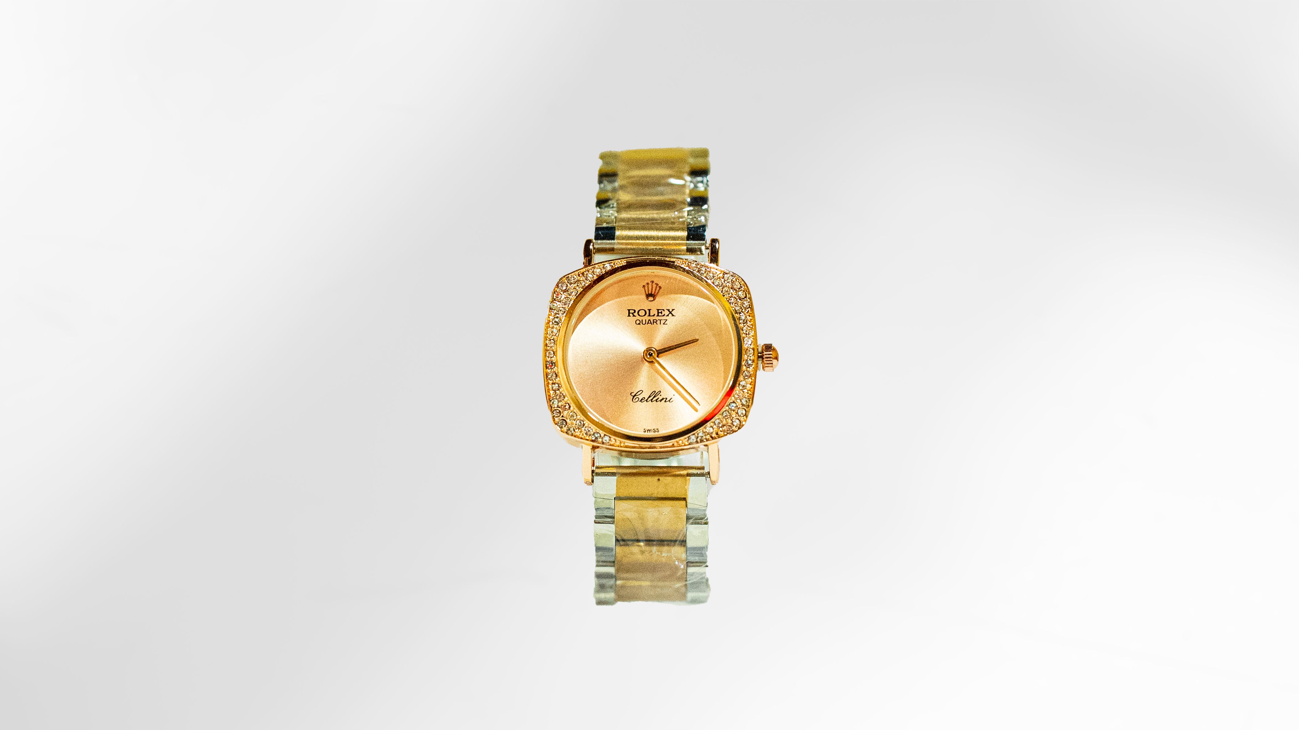  Rolex: Cellini Quartz Diamond Bezel Ladies