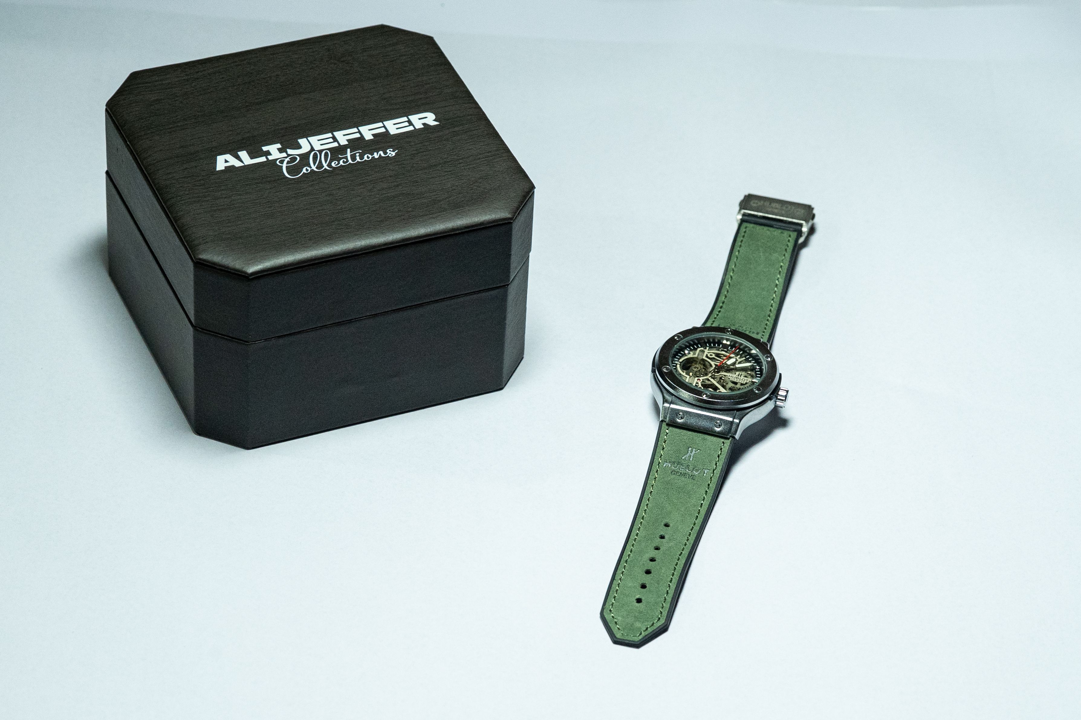 Hublot Classic Fusion Skeleton Rose Gold thumbnail 2
