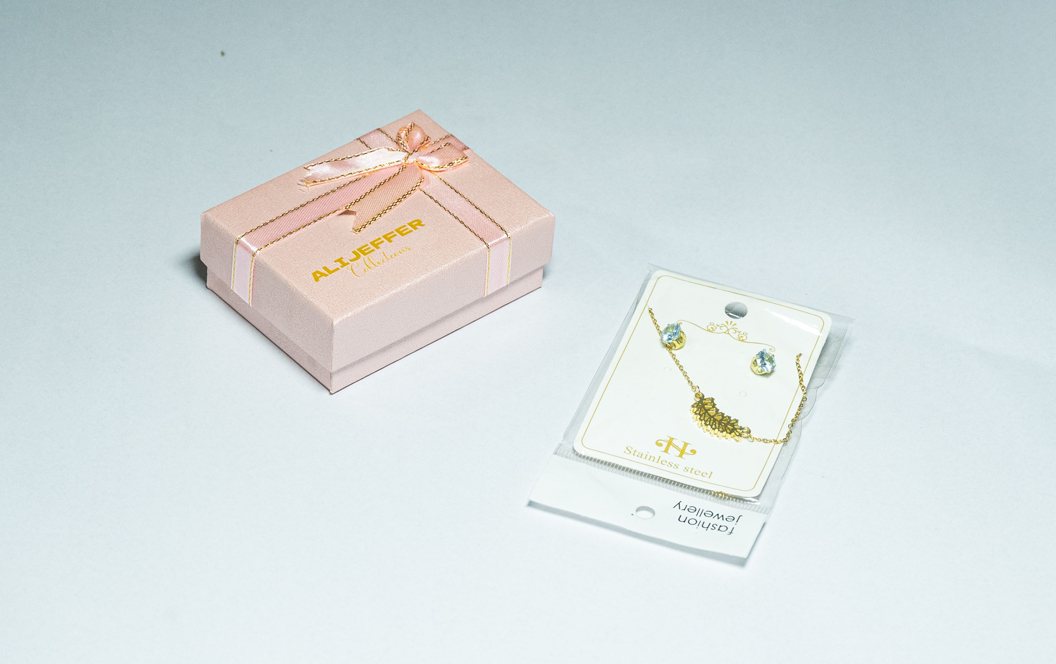 Golden Leaf Bar Necklace and Earring Set thumbnail 2
