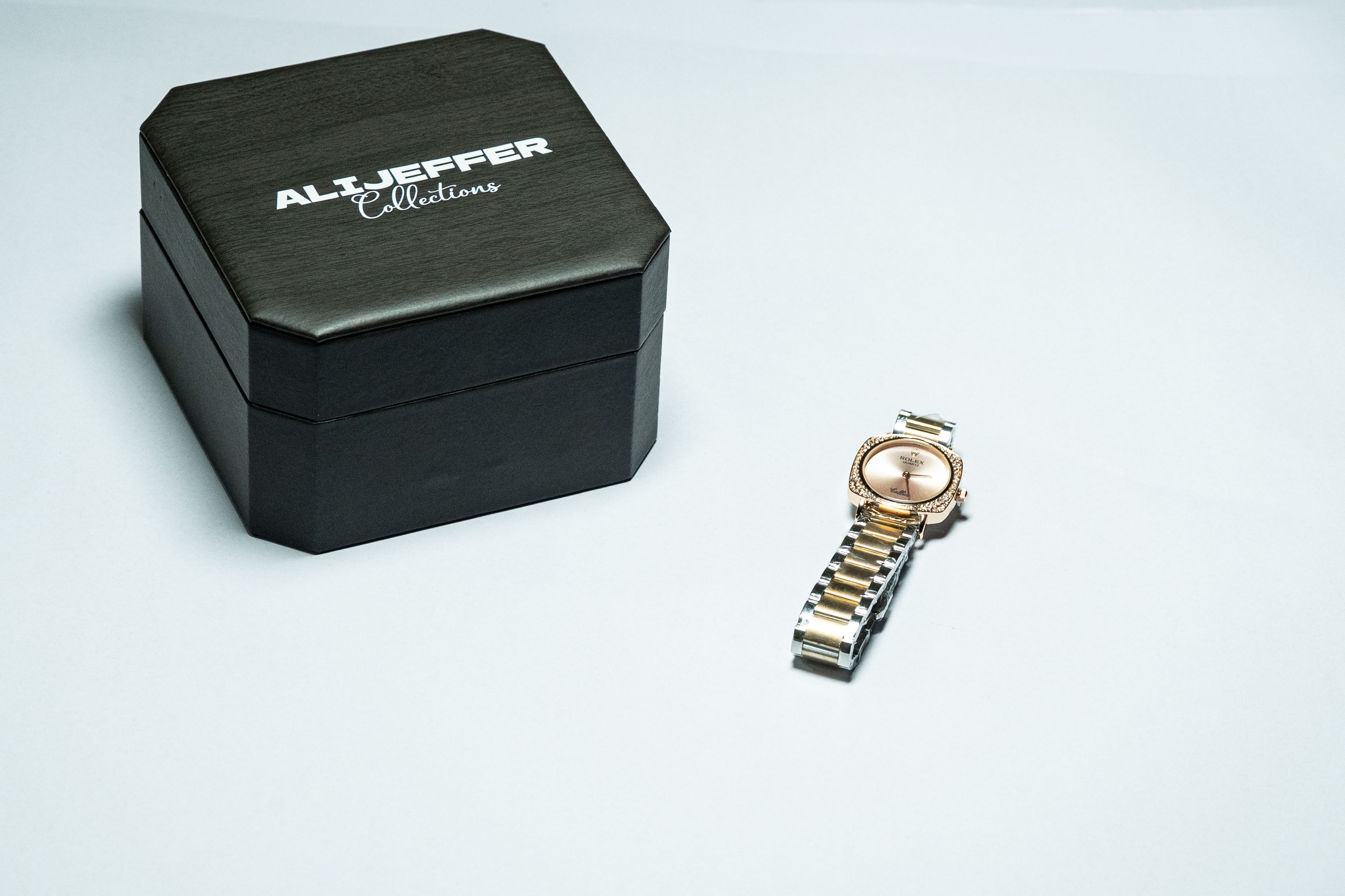  Rolex: Cellini Quartz Diamond Bezel Ladies thumbnail 2