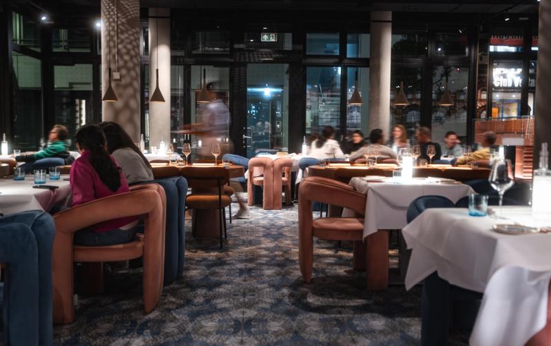 Frau Fritz Restaurant Eindruck am Abend 28