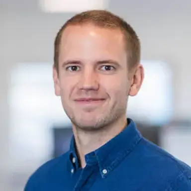 Porträttbild av Anton Jäverbrink, medarbetare Newbody Family