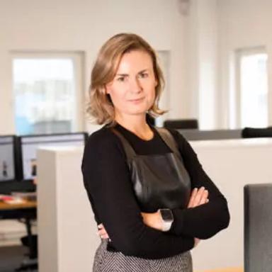 Porträttbild av Emelie Renholm, medarbetare Newbody Family