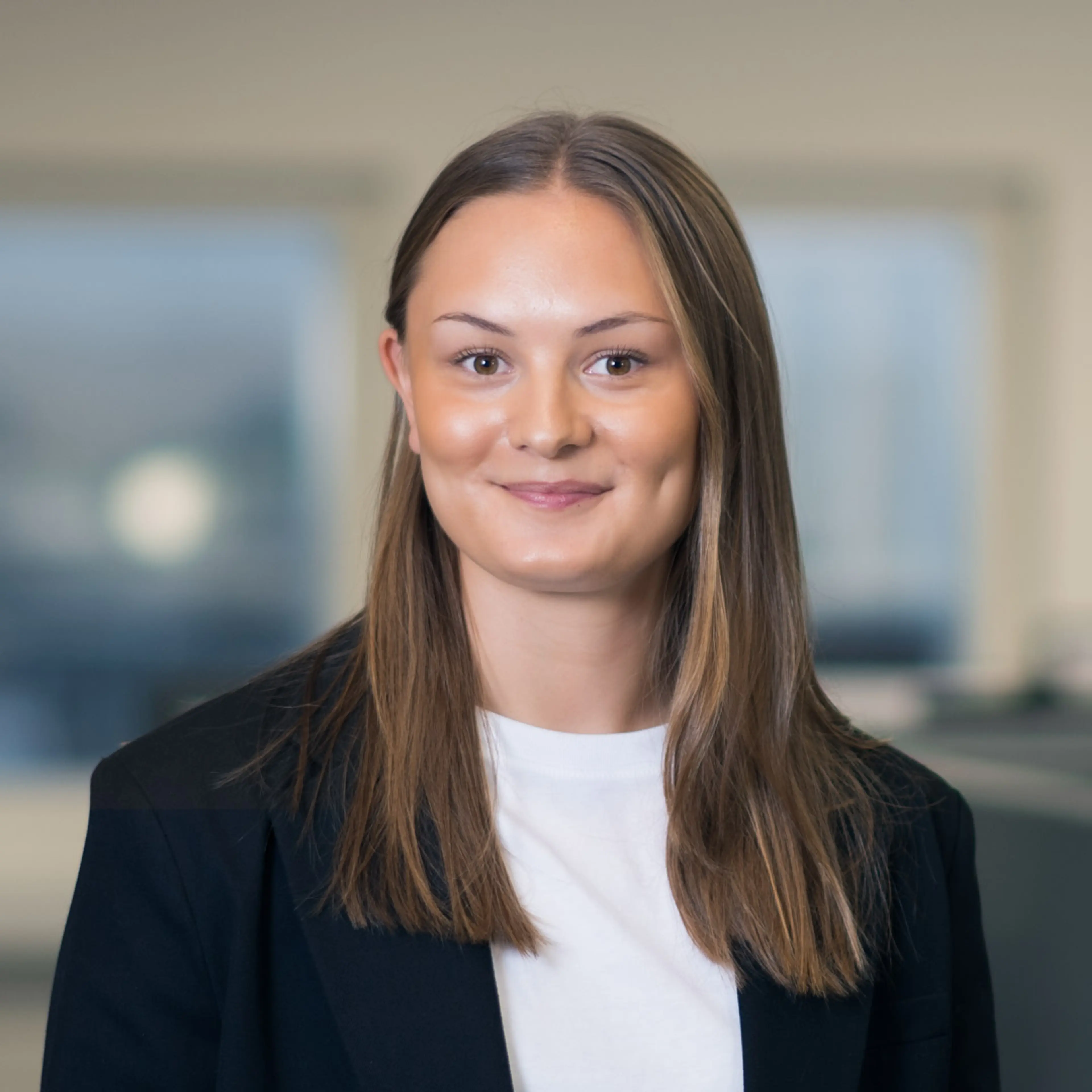 Porträttbild på Rebecka Berggren, LIA-praktikant Marknadsavdelningen på Newbody Family