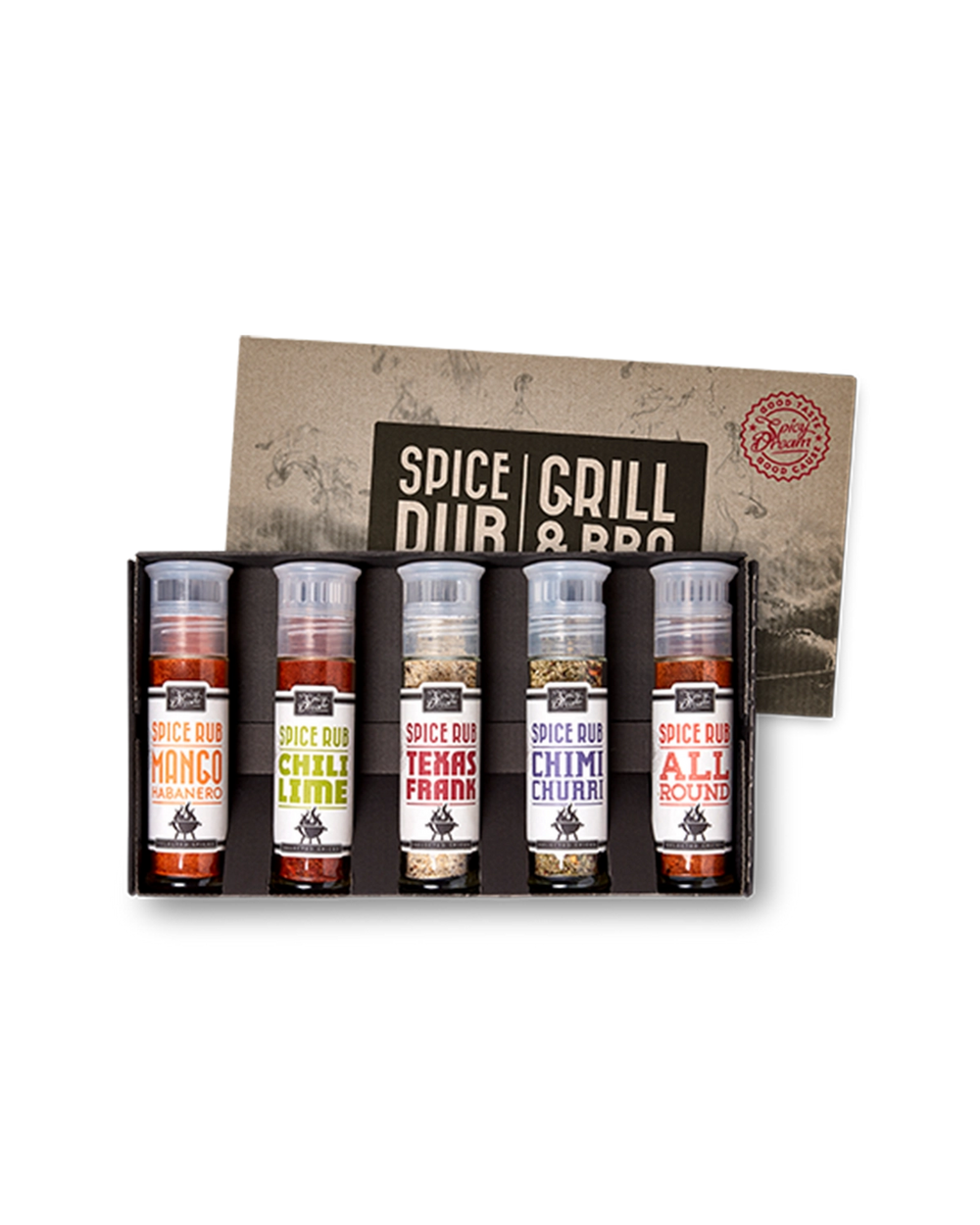 Fem kryddburkar med olika grillkryddor i en öppen låda med texten "Spice Rub Grill & BBQ" på locket. Kryddorna är olika smaker som mango habanero, chili lime, texas frank, chimi churri och allround.