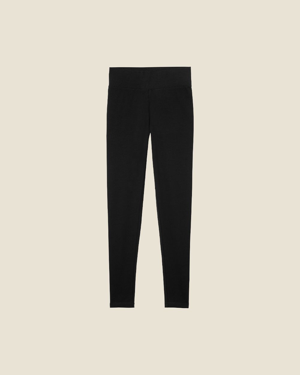 Svarta leggings med hög och mjuk resår i midjan, i ett stretchigt och följsamt material. Enkel design som passar både till vardag och träning.