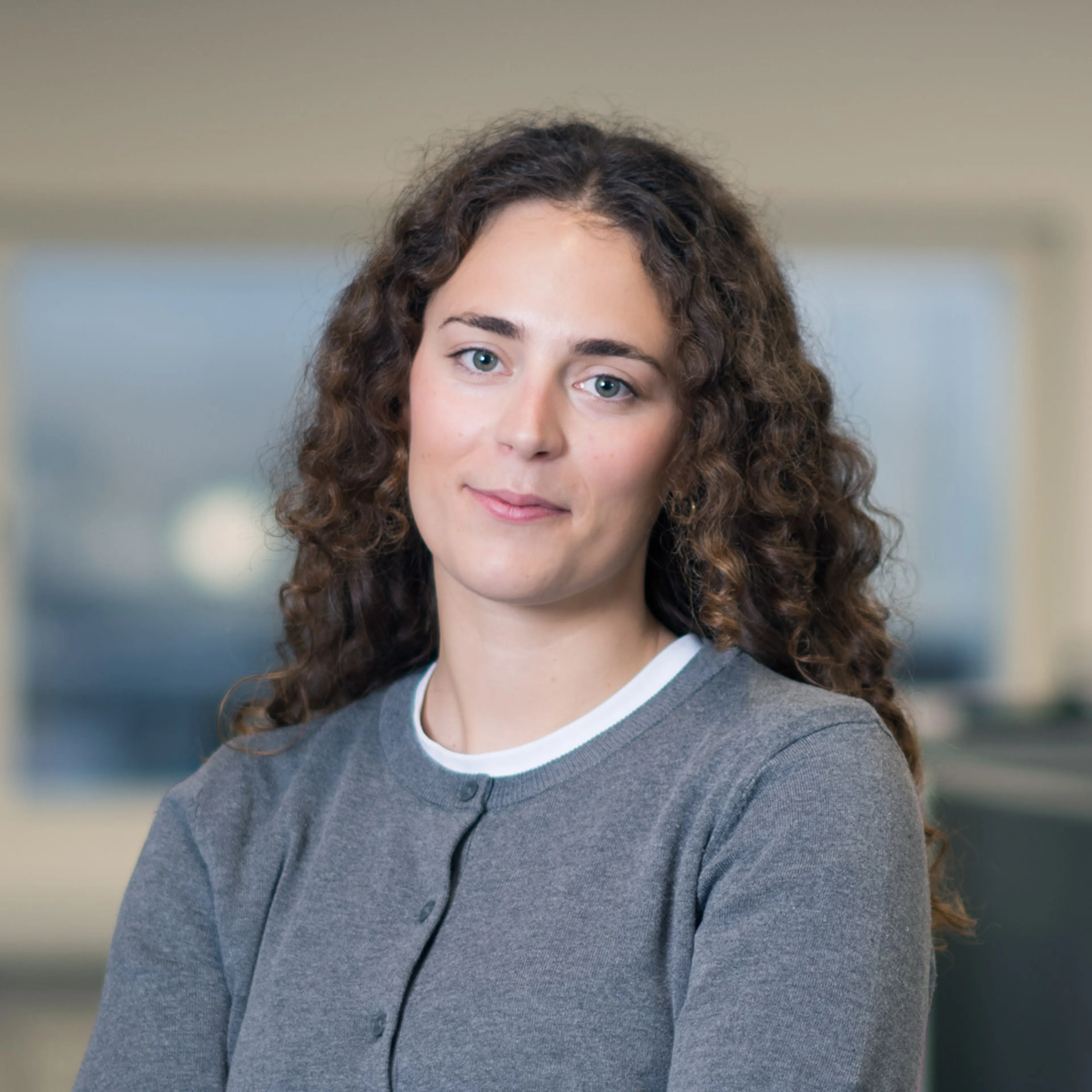 Porträttbild på Evelina Pielage, Kommunikatör på Newbody Family