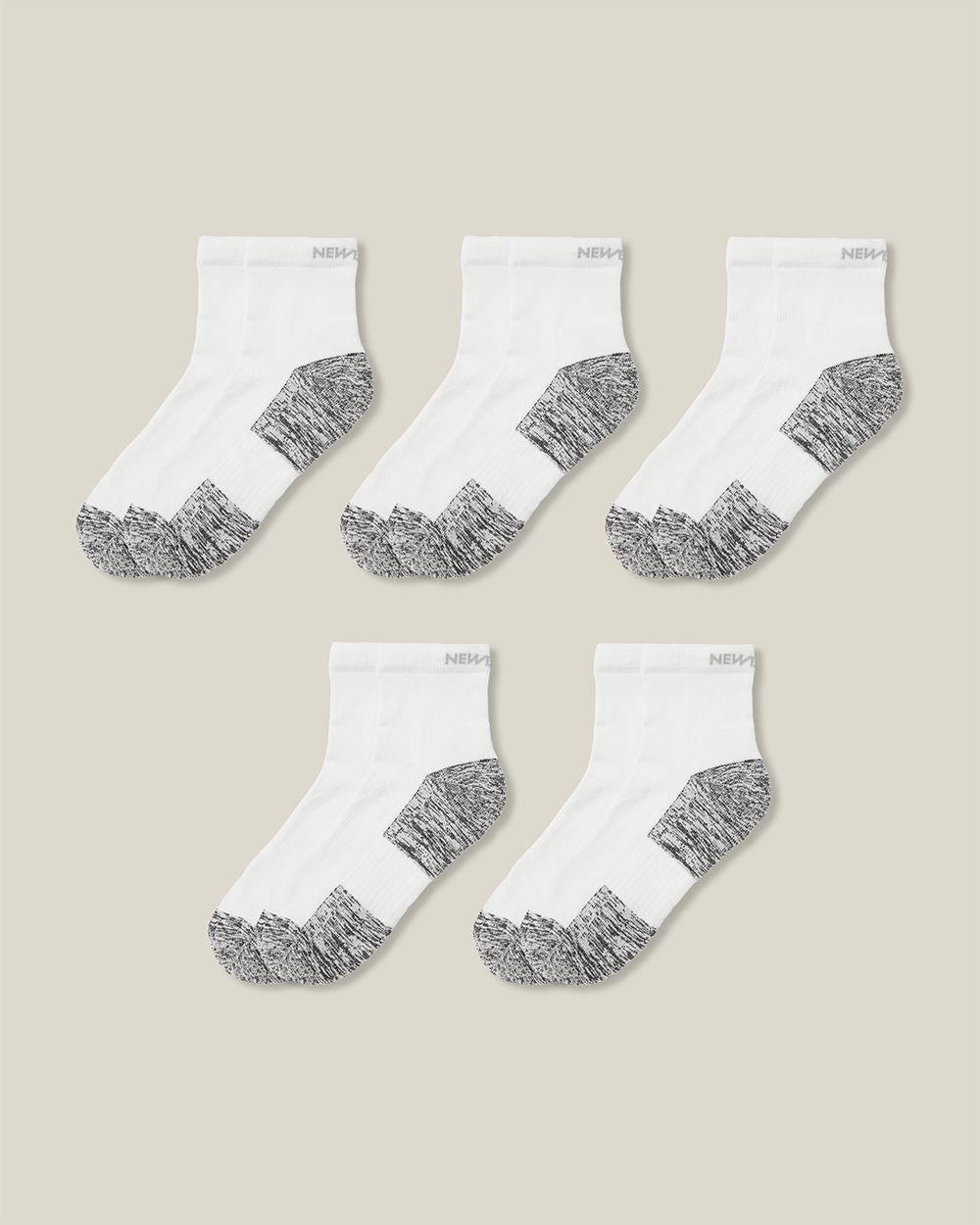 5-pack vit slitstark sportstrumpa med halvhögt skaft i ekologisk bomull.