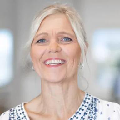 Porträttbild av Lena Bladh, medarbetare Newbody Family