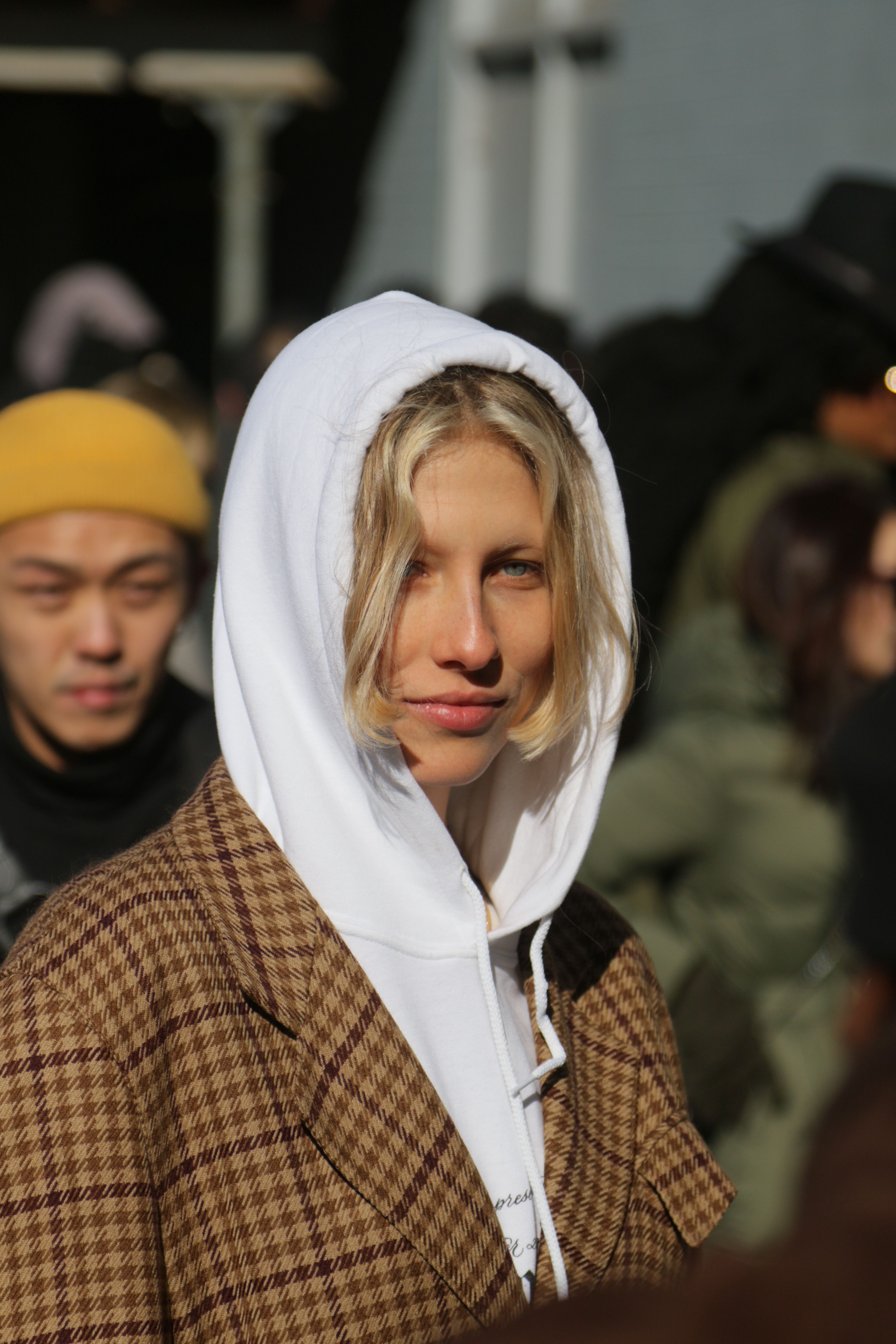 Quiet Focus in the Crowd