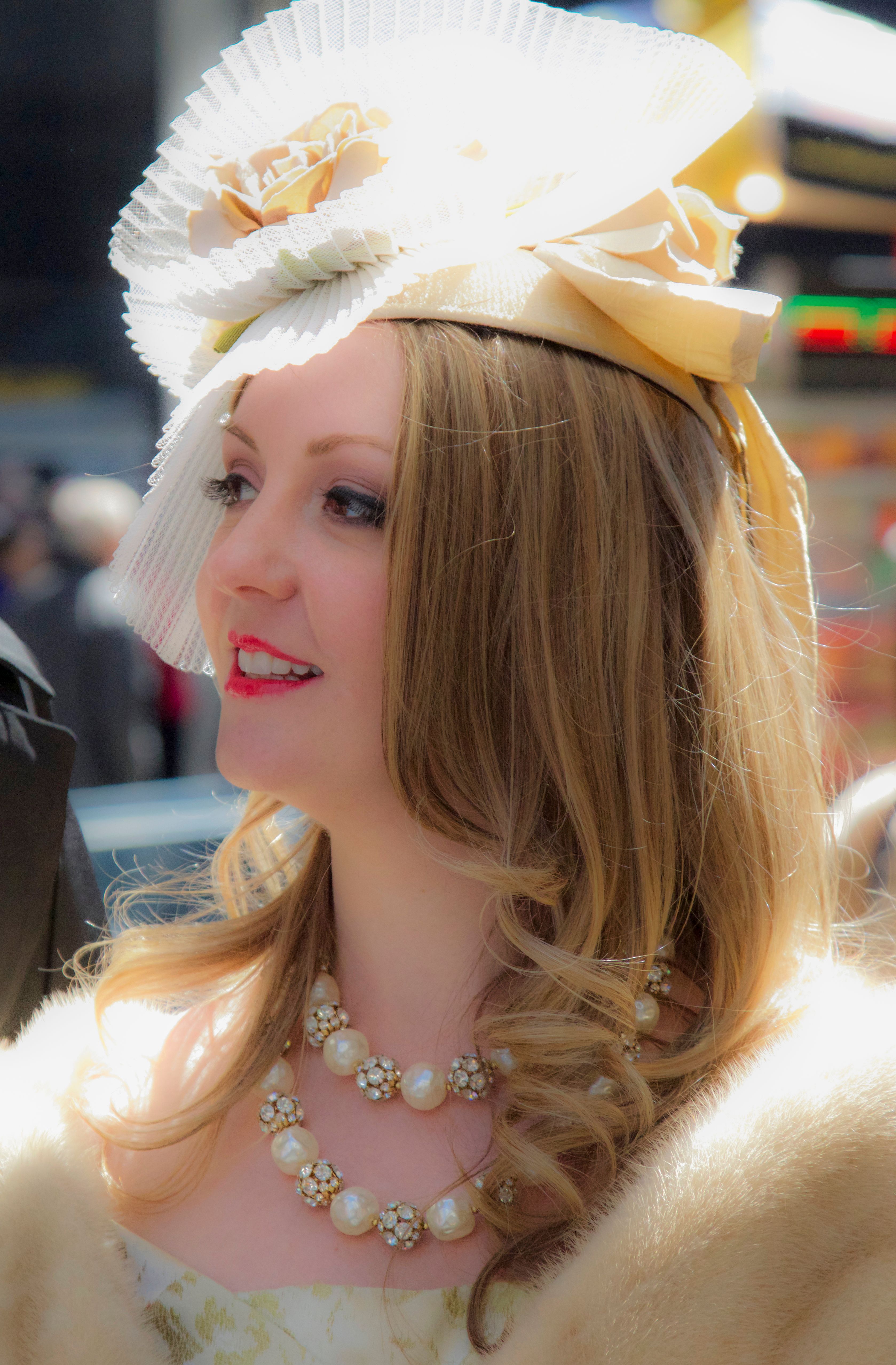 Soft Light Elegance — Cream and Pearls