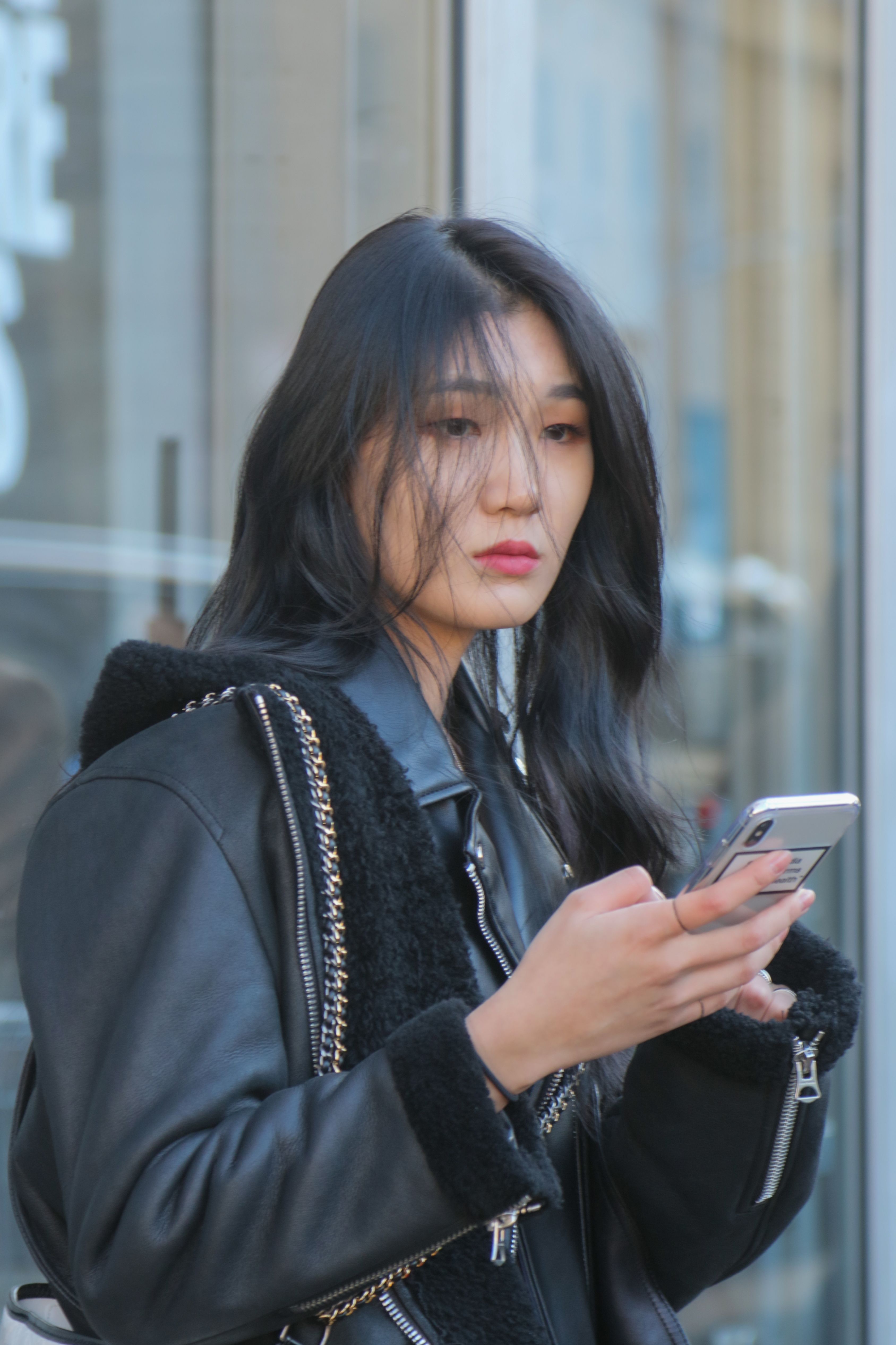 Between Messages and the City