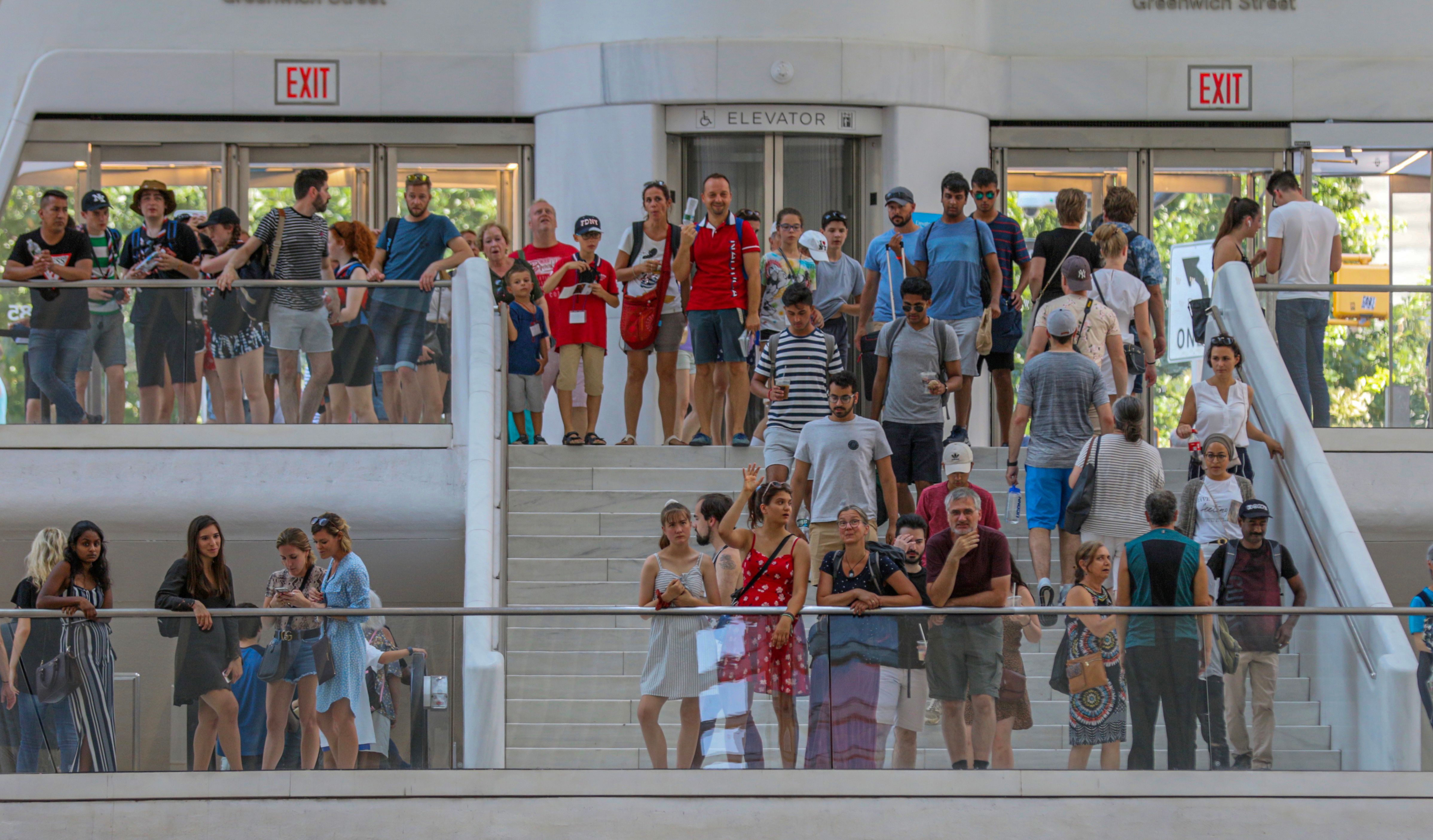 Flow of People, Oculus