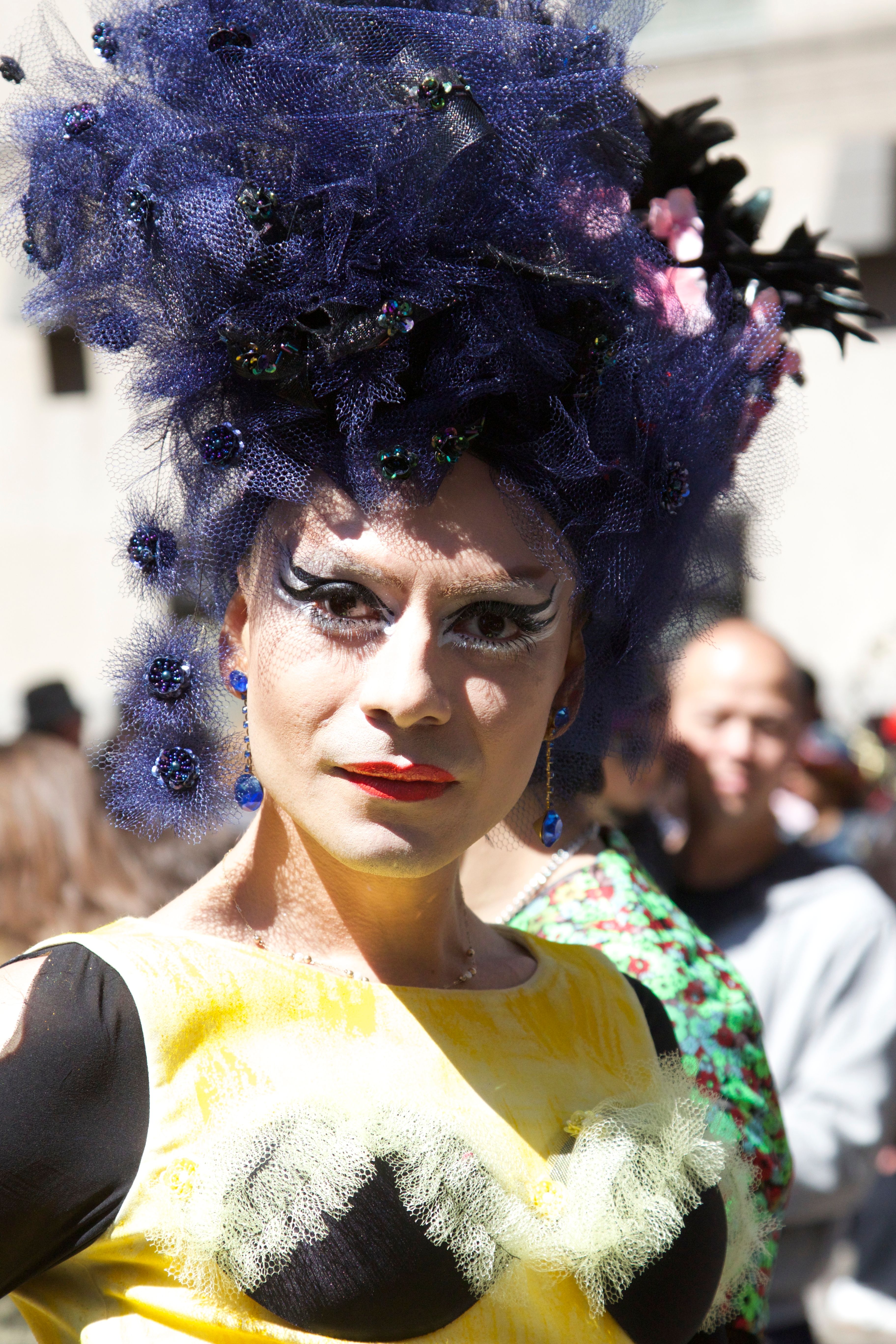 Dark Elegance — Dramatic Presence