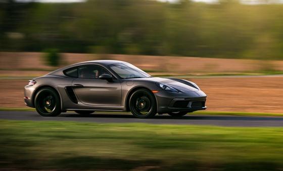 Supercars & Classics - Macchina Cotswolds x The Dial House
